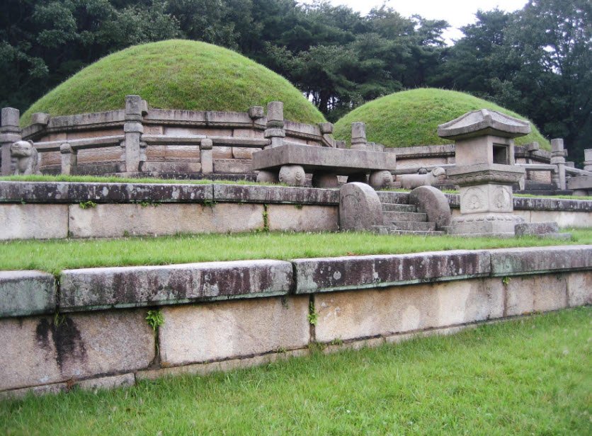 Tomb of King Kongmin, Kaesong, North Korea